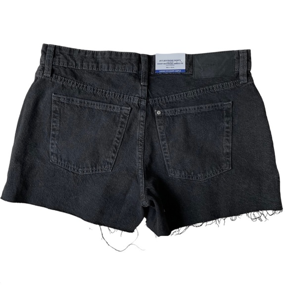 NWT H&M black jean shorts. size: 6 - Picture 2 of 5